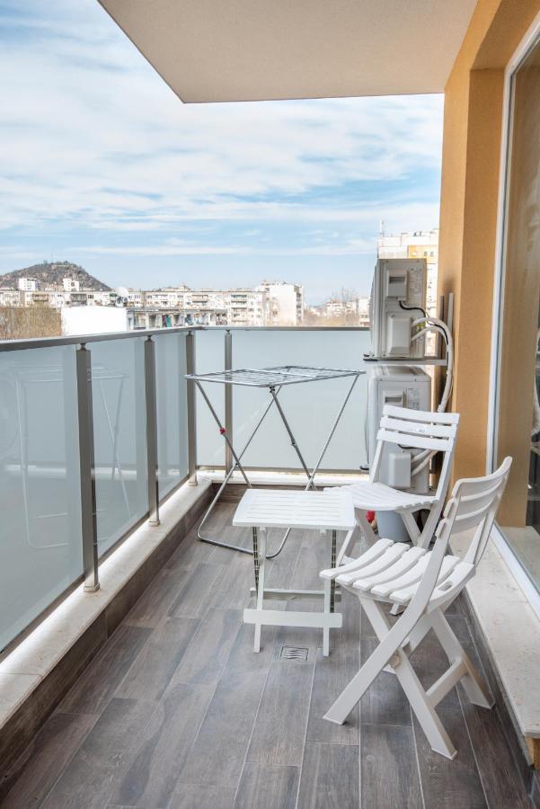 Lovely 1Bed Apartment For 4 Guests & Free Parking Plovdiv Bagian luar foto